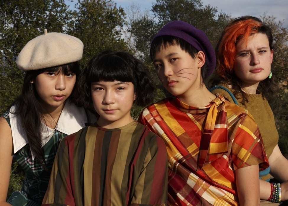 世界を席巻するティーンエイジ・ガールズ・バンド THE LINDA LINDAS（ザ・リンダ・リンダズ）が 待望のデビュー作『GROWING UP』を 4月8日にEPITAPHより発売！